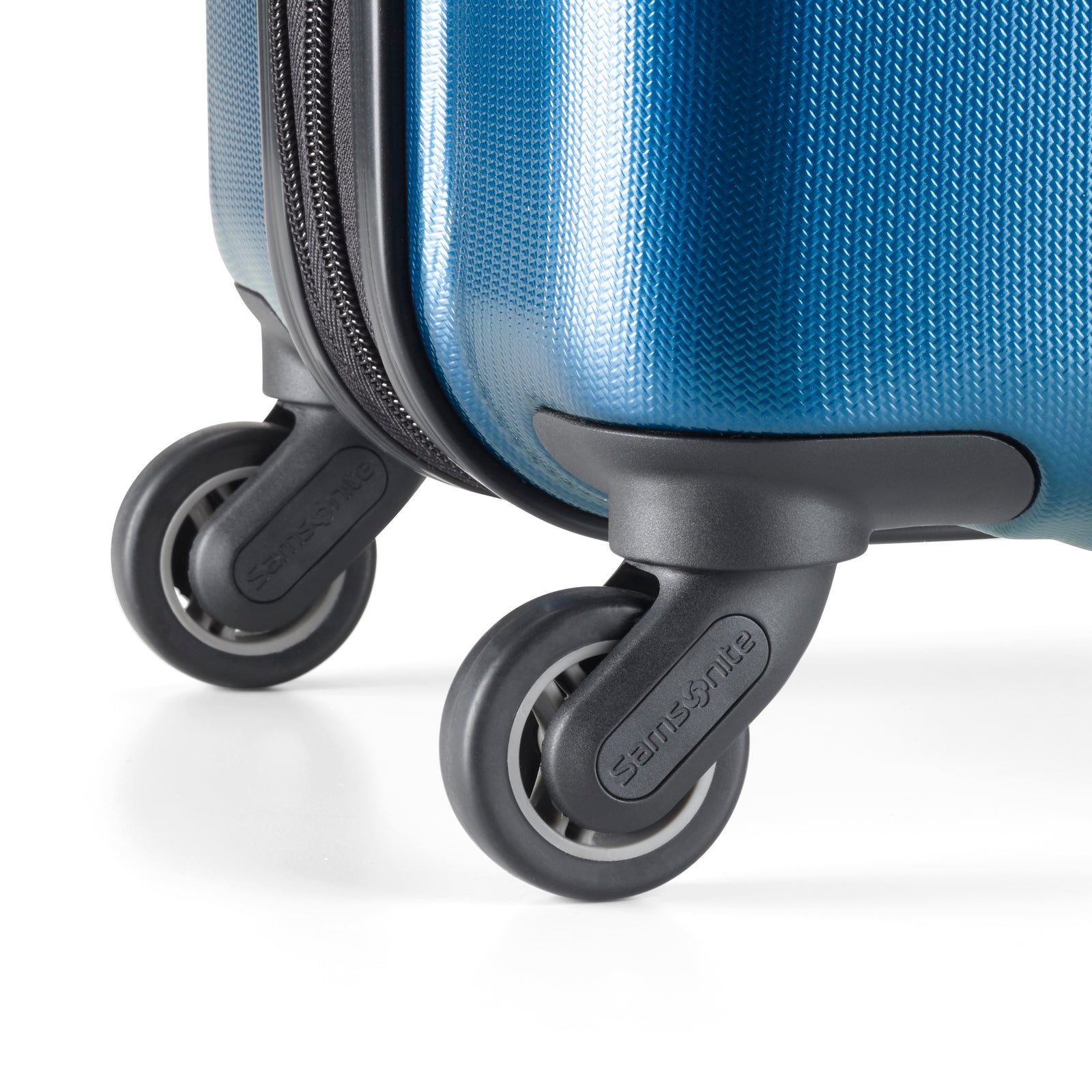 Samsonite Winfield NXT 30.5" Hardside Spinner Luggage Blue
