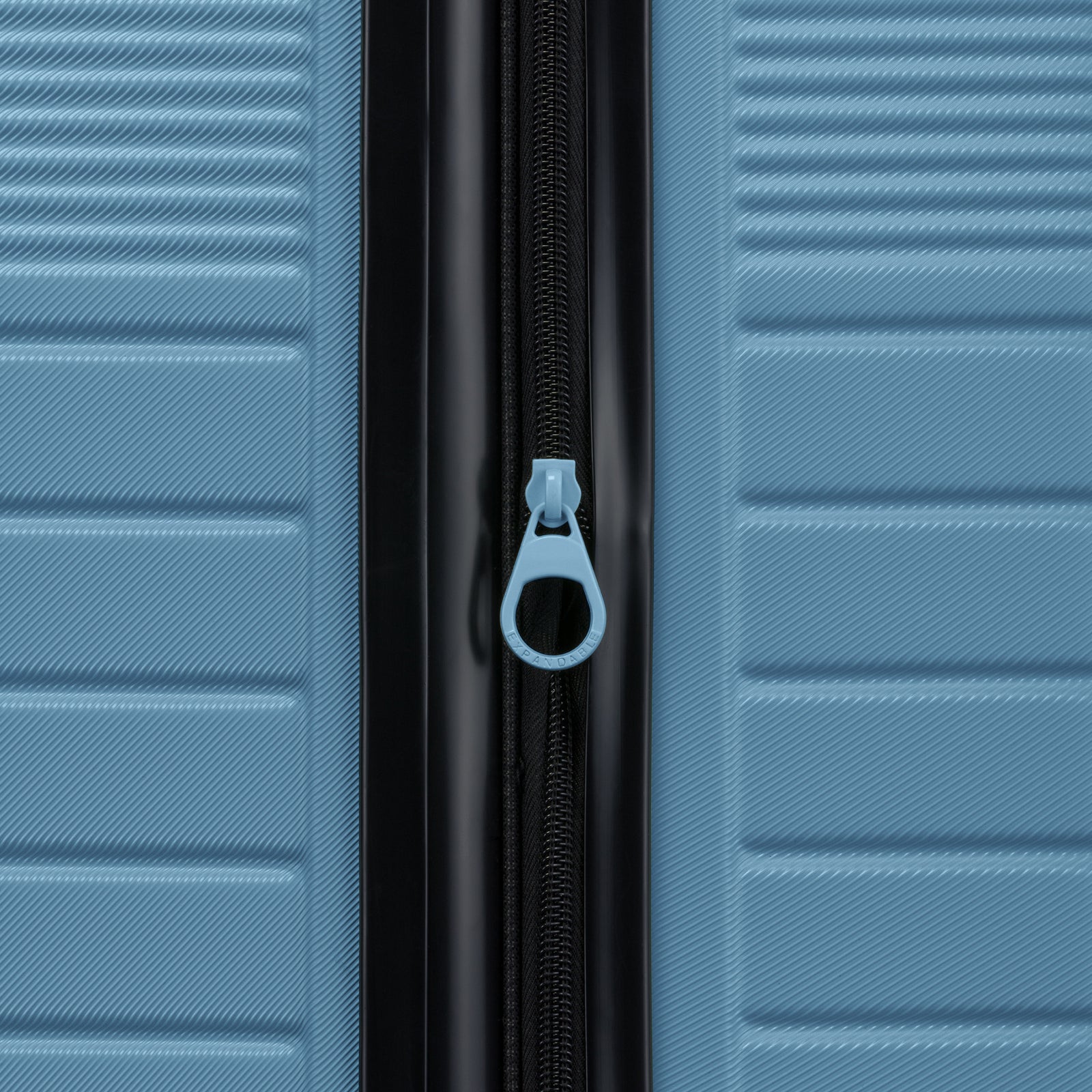 Bugatti Stockholm Collection 30.5" Hardside Spinner Luggage Glacier Blue