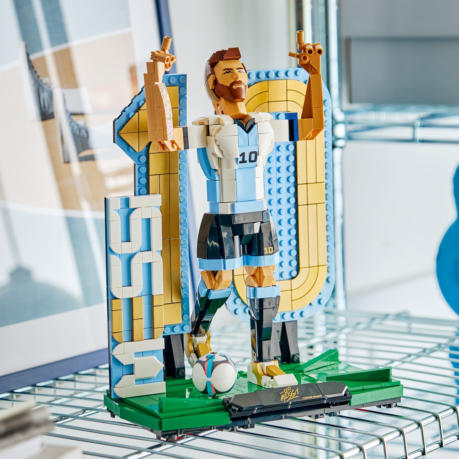 LEGO Editions Sports Soccer Legend Lionel Messi