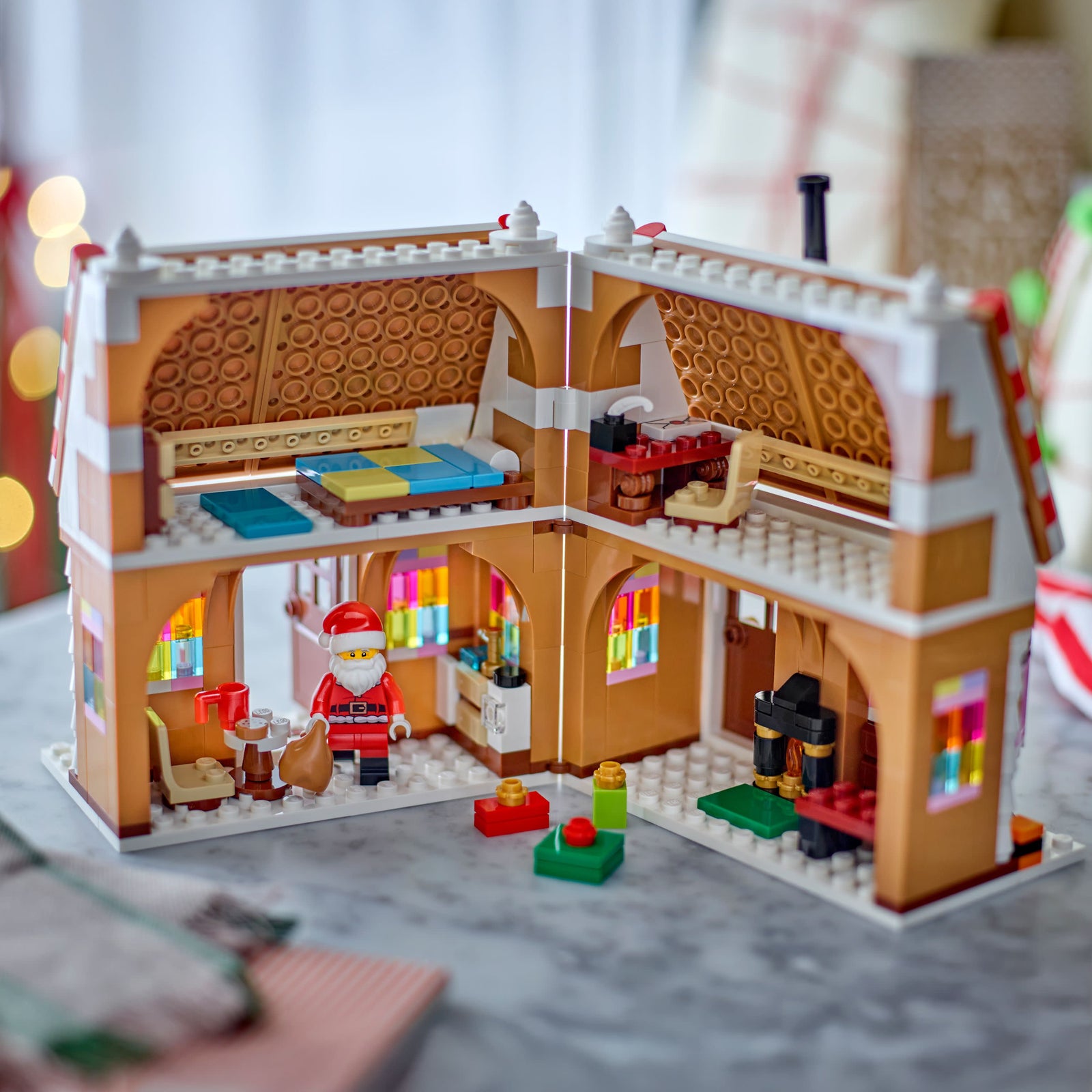 LEGO Seasons & Occasions Festive Gingerbread House Building Set