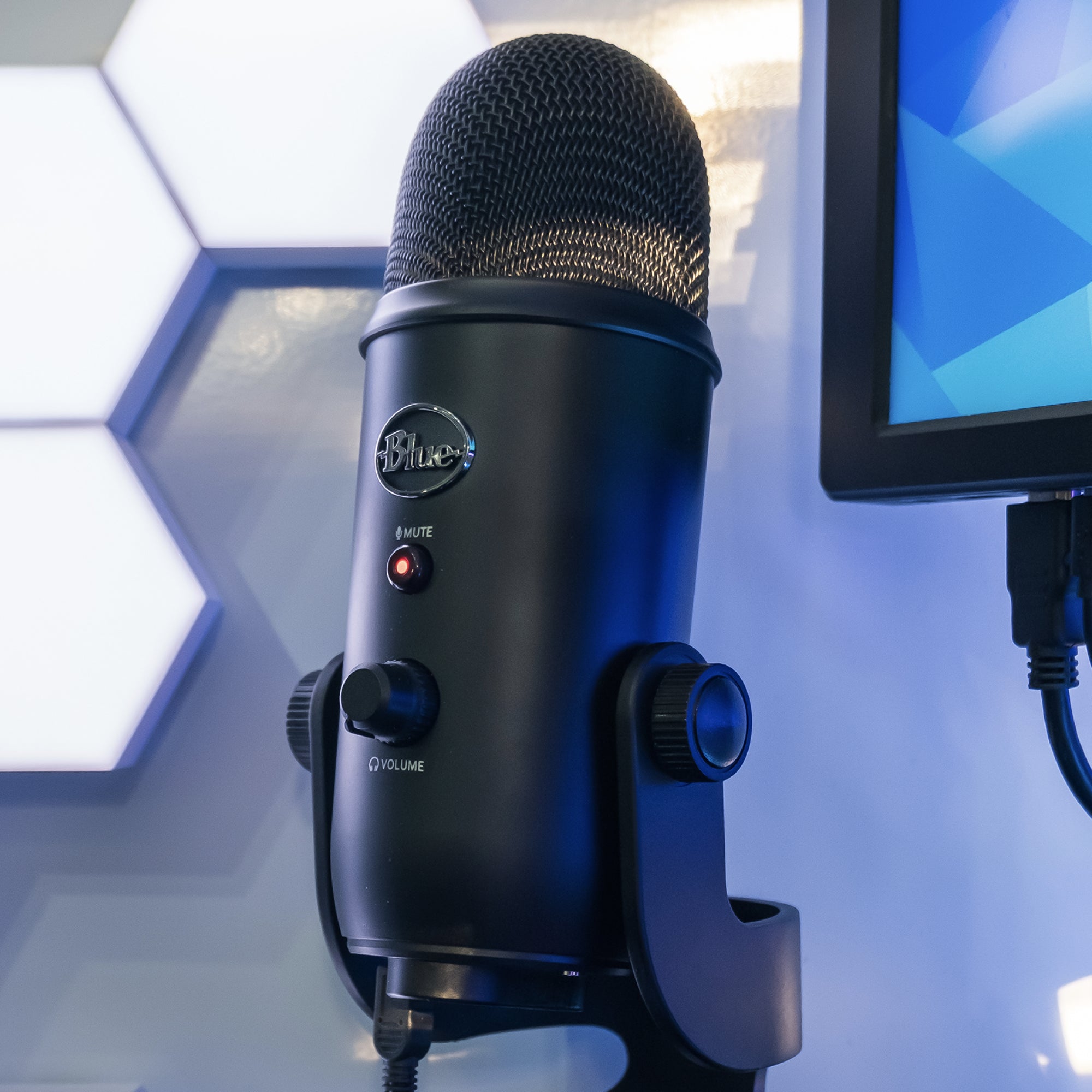 Blue Yeti USB Microphone Blackout Edition