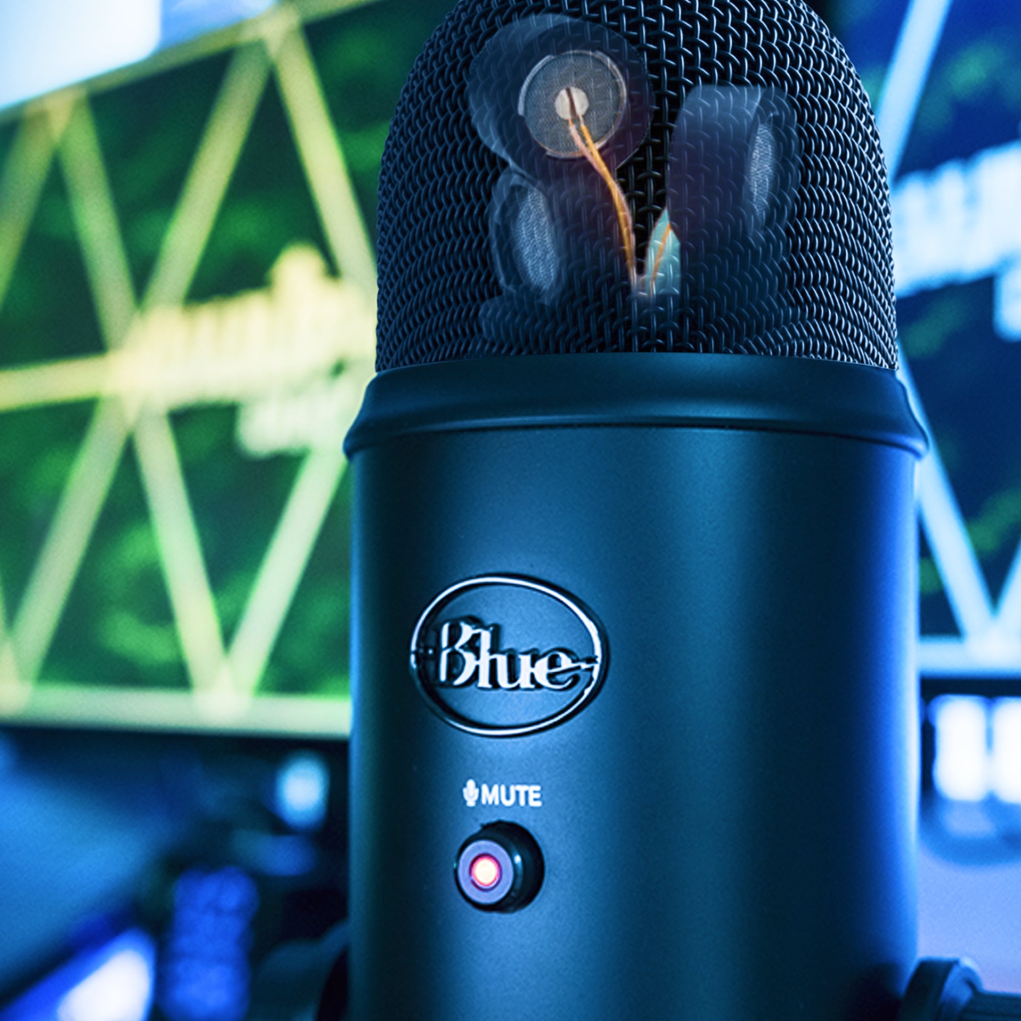 Blue Yeti USB Microphone Blackout Edition