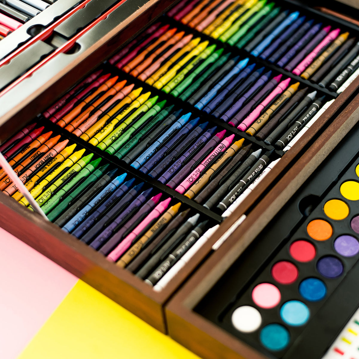 Art 101 Deluxe 215 Pieces Artist Wood Set