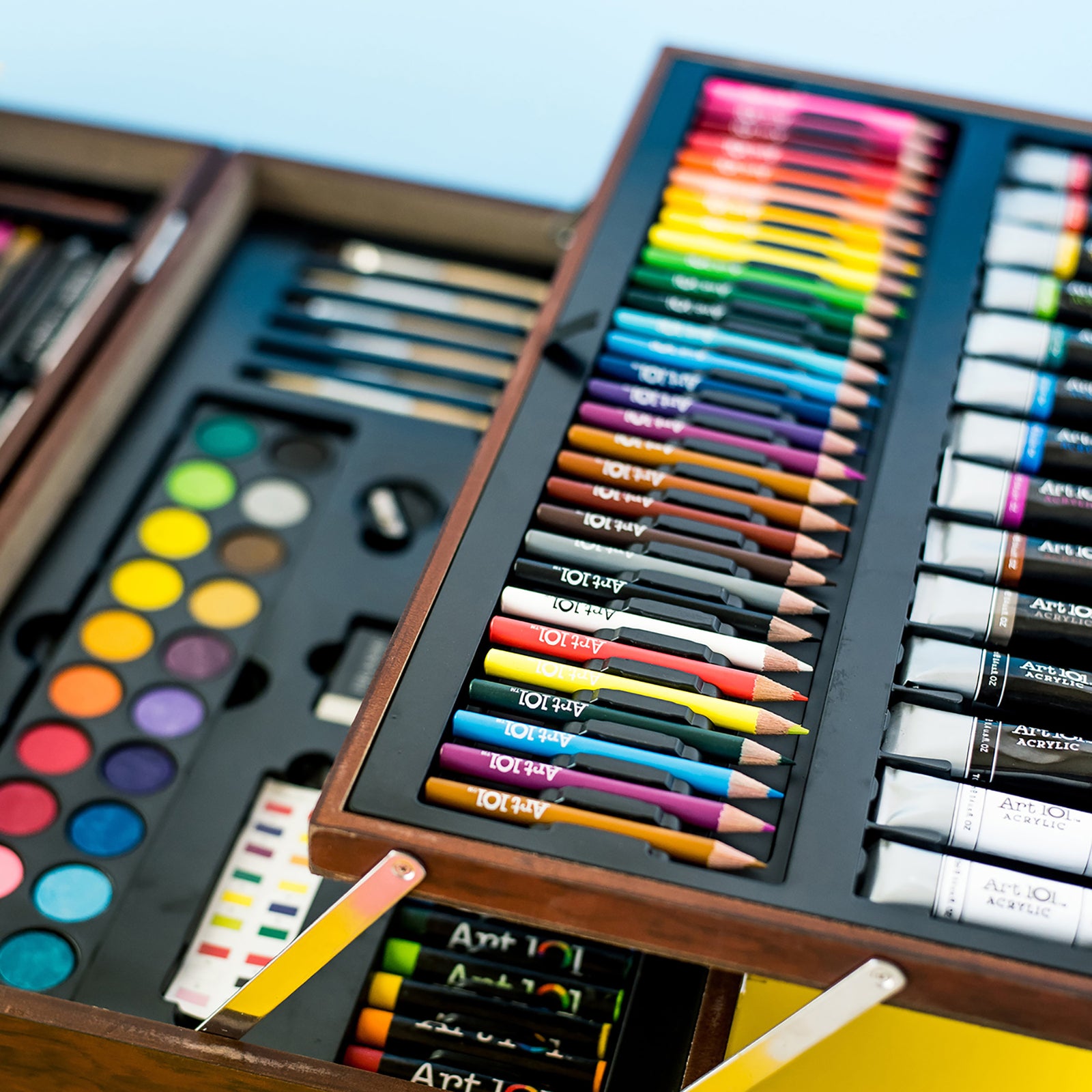 Art 101 Deluxe 215 Pieces Artist Wood Set