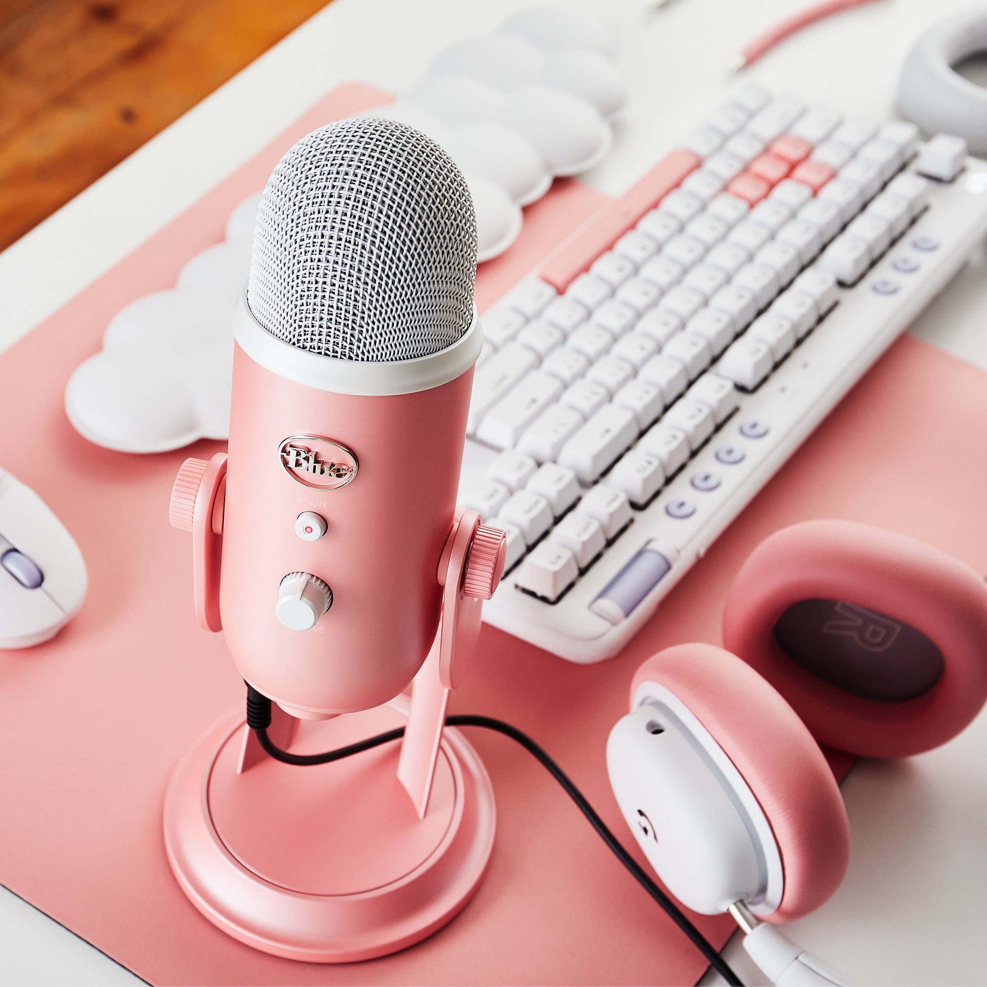 Logitech Blue Yeti Premium USB Gaming Microphone Pink Dawn