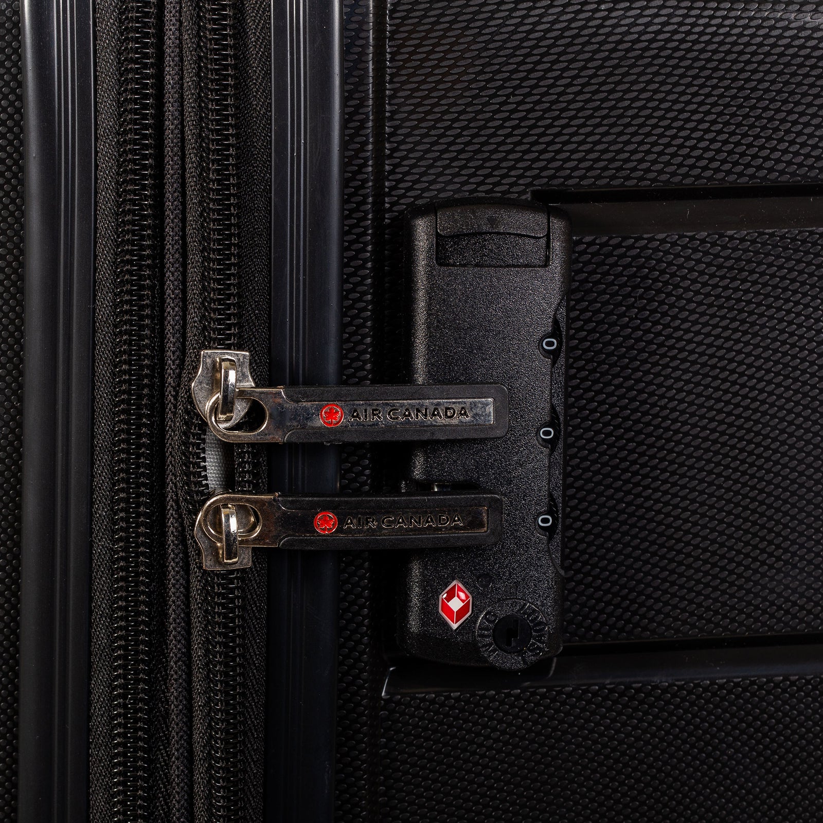 Air Canada Optimum 28" Hardside Spinner Luggage Black