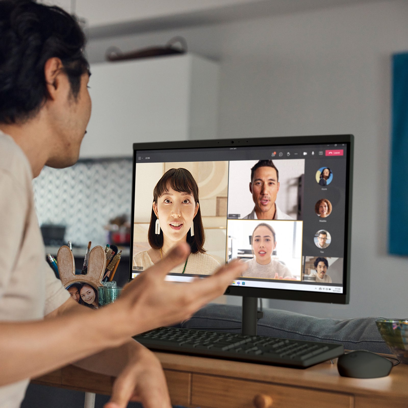 HP 22-DG0029 21.45" All in One Desktop