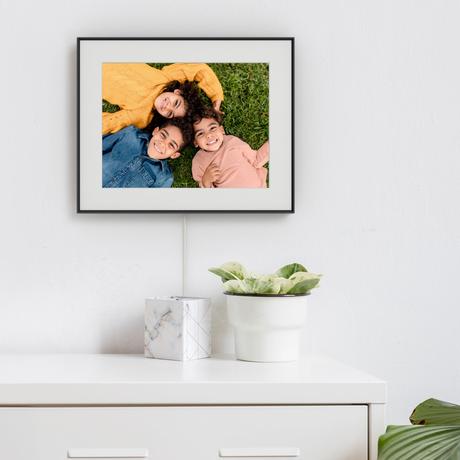 Aura Walden Digital Photo Frame Black
