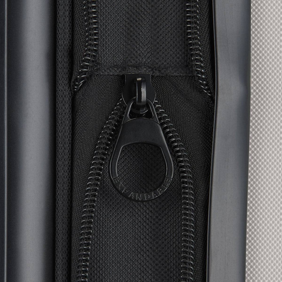 Bugatti The Classic Collation 24" Luggage HLG5824BU Sand