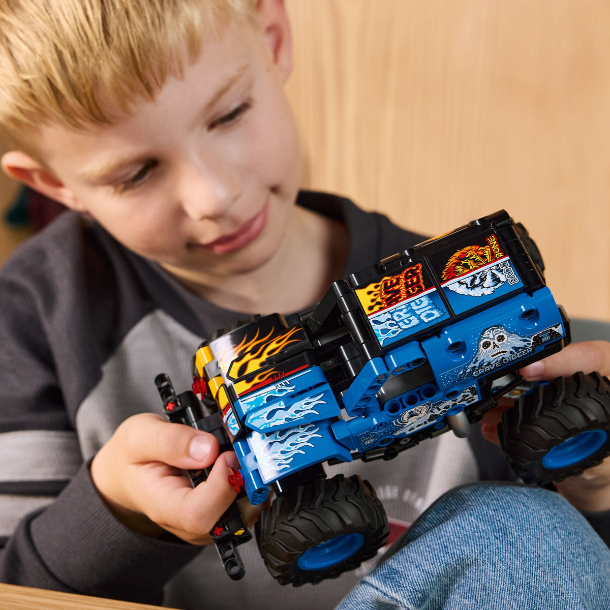 LEGO Technic Monster Jam Grave Digger Fire and Ice