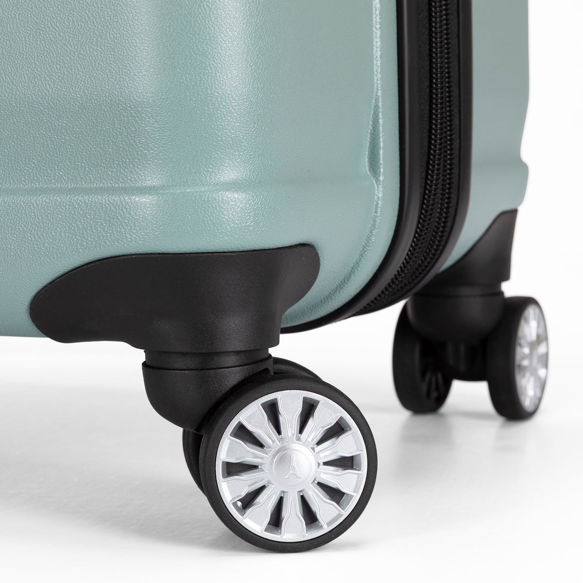 Travelpro Odyssey 24" Medium Check In Hardside Luggage Spinner Pale Green