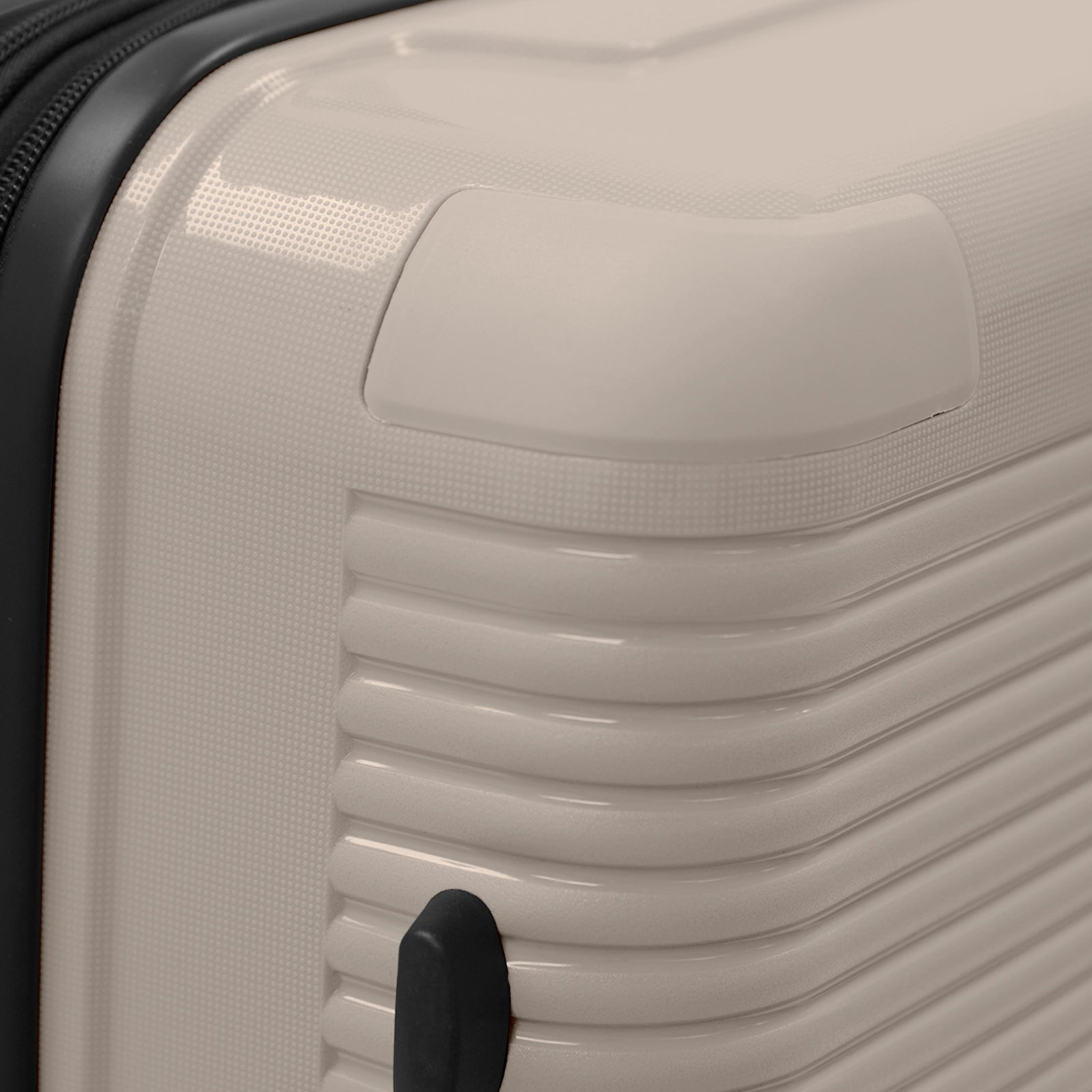 Swiss Mobility Rhodes 2 Piece Hardside Luggage Set Cream