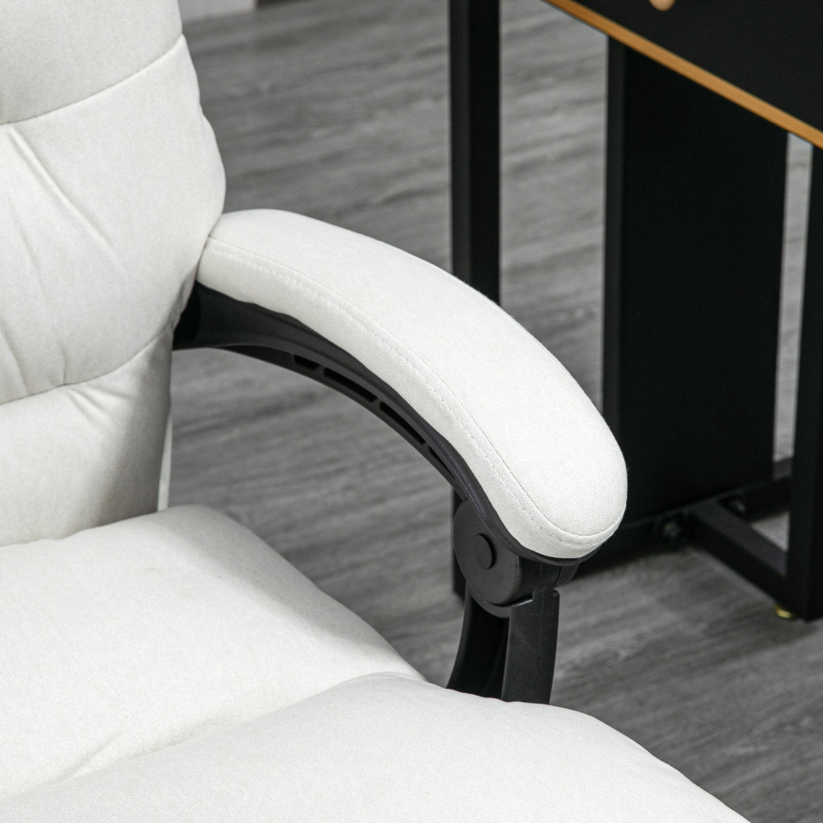 Vinsetto Executive Office Chair with Footrest and 6-Point Massage and Heat Cream