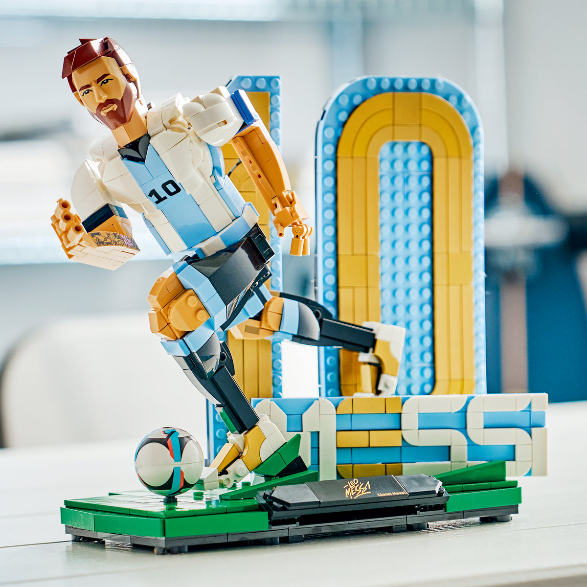 LEGO Editions Sports Soccer Legend Lionel Messi