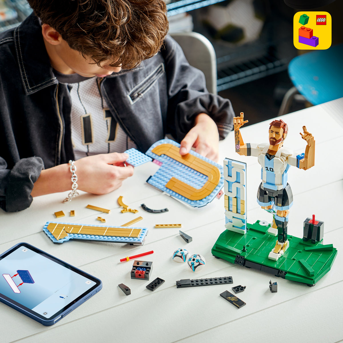 LEGO Editions Sports Soccer Legend Lionel Messi